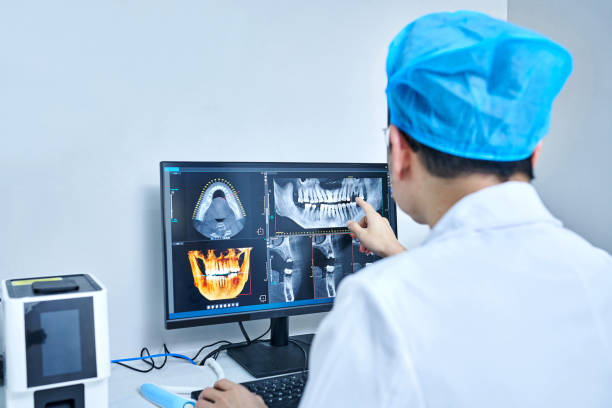 Best Dentist for Tooth Abscess  in Eaton Estates, OH